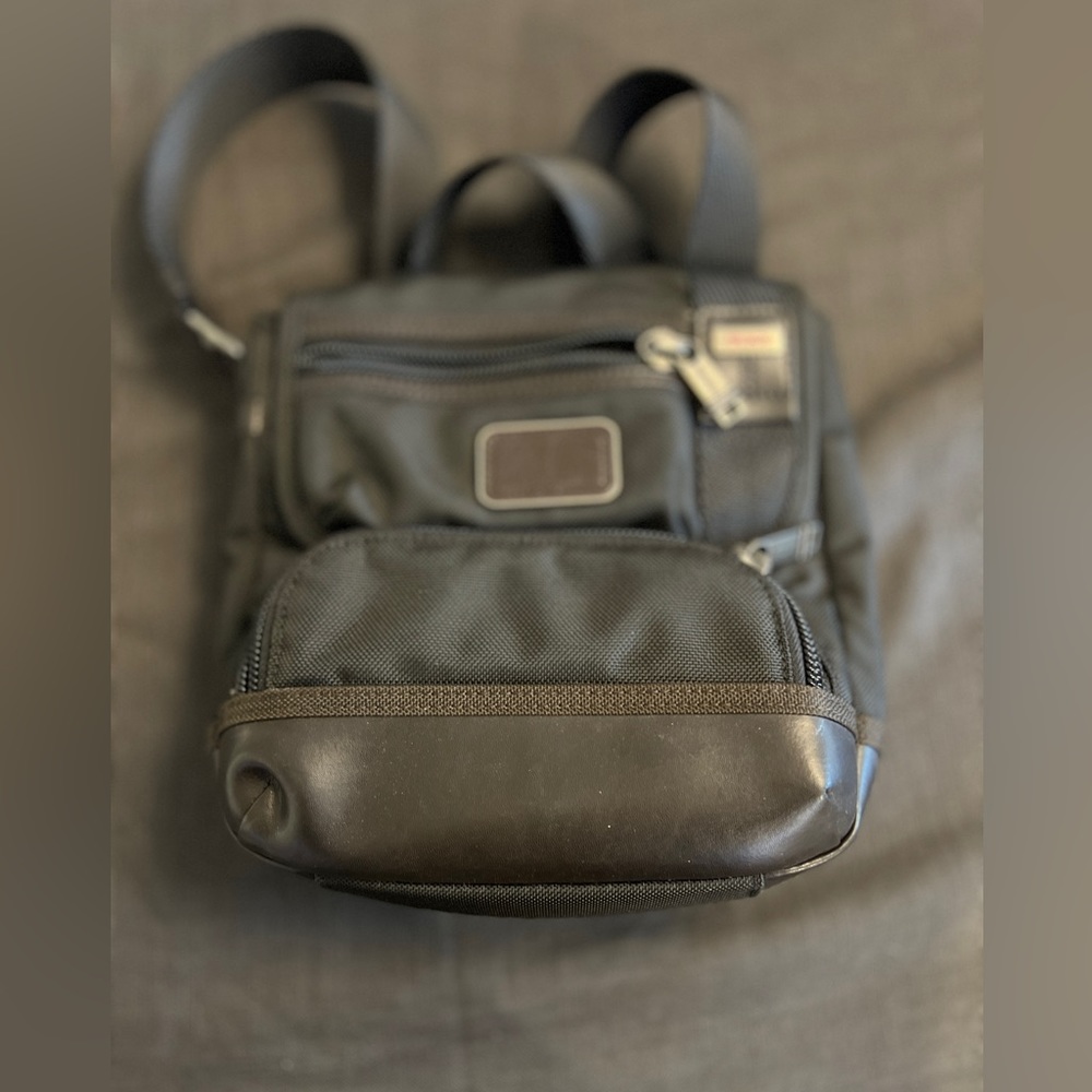 Tumi Alpha 2 Ballistic Nylon Ultra Light One
Shoulder Crossbody Bag